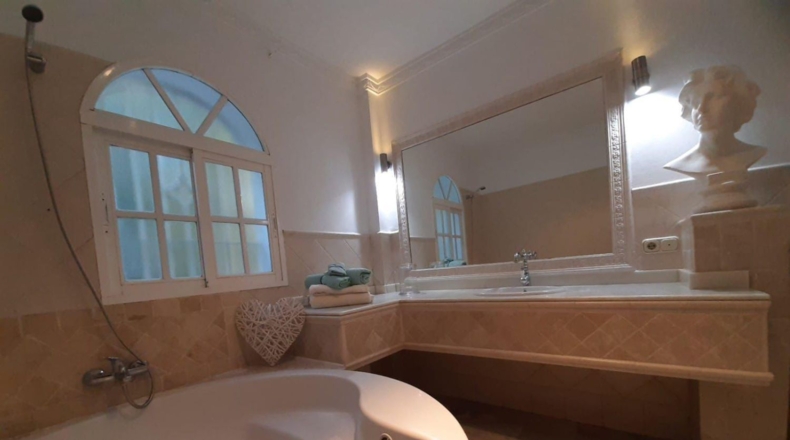 Málaga - Estepona - 2500m2