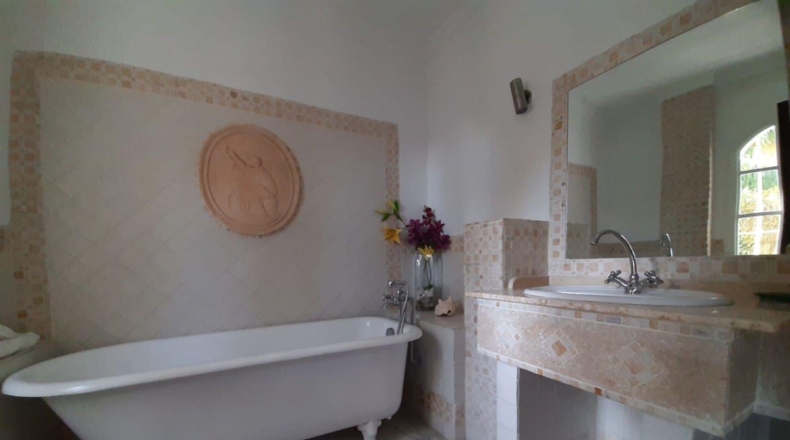 Málaga - Estepona - 2500m2