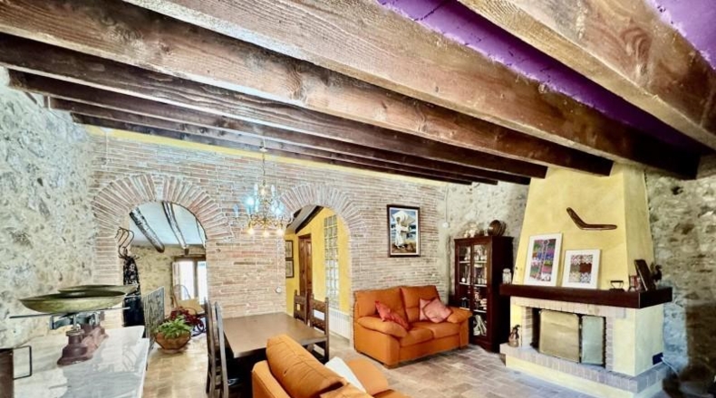 Жирона - Torroella de Montgrí - 202m2