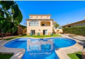 Chalet independiente con terreno en venta en la España, Madrid, ref: TR400359 foto