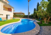 Chalet independiente con terreno en venta en la España, Madrid, ref: TR400359 foto
