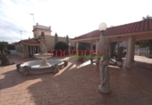 Chalet independiente con terreno en venta en la España, Crevillente, ref: TR400360 foto