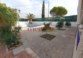 Chalet independiente con terreno en venta en la España, Crevillente, ref: TR400360 foto