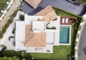 Chalet independiente con terreno en venta en la España, Benahavís, ref: TR398775 foto