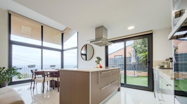 Barcelona - Corbera de Llobregat - 218m2