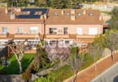 Дом с участком на продажу в городе Sant Andreu de Llavaneres Фото