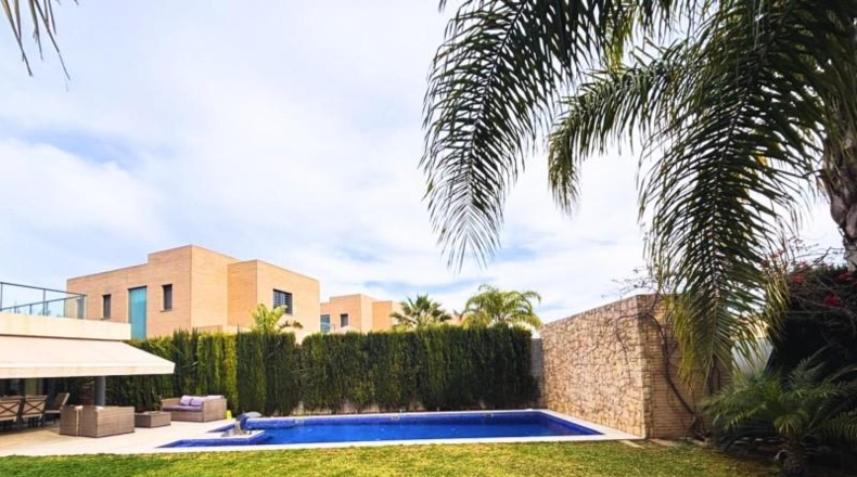 Валенсия - San Antonio de Benagéber - 515m2