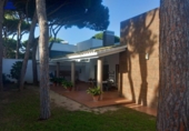 Chalet independiente con terreno en venta en la España, Chiclana de la Frontera, ref: TR392346 foto
