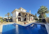 Chalet independiente con terreno en venta en la España, Orihuela, ref: TR392385 foto