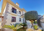 Chalet independiente con terreno en venta en la España, Orihuela, ref: TR392385 foto