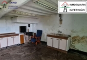 Отдельно стоящий дом с участком на продажу в городе Ferrol. Фото