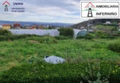Отдельно стоящий дом с участком на продажу в городе Ferrol. Фото