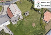 Отдельно стоящий дом с участком на продажу в городе Ferrol. Фото