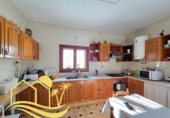 Отдельно стоящий дом с участком на продажу в городе Мохакар. Фото