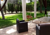 Chalet independiente con terreno en alquiler en Mairena del Aljarafe ref: TR393927 foto