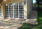 Chalet independiente con terreno en alquiler en Mairena del Aljarafe ref: TR393927 foto