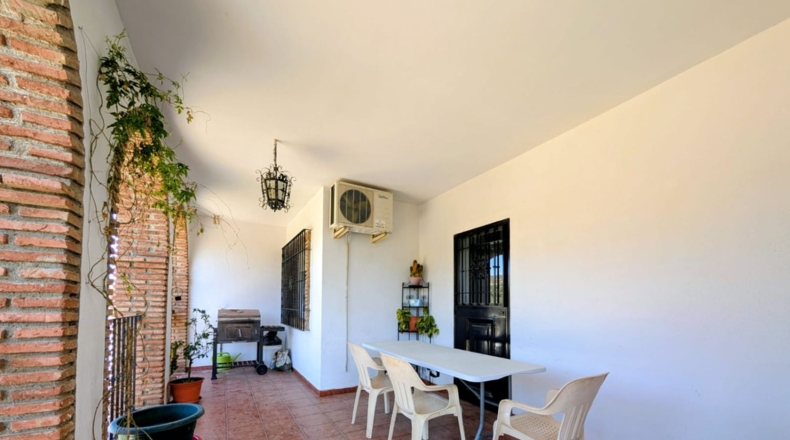 Granada - Loja - 2407m2