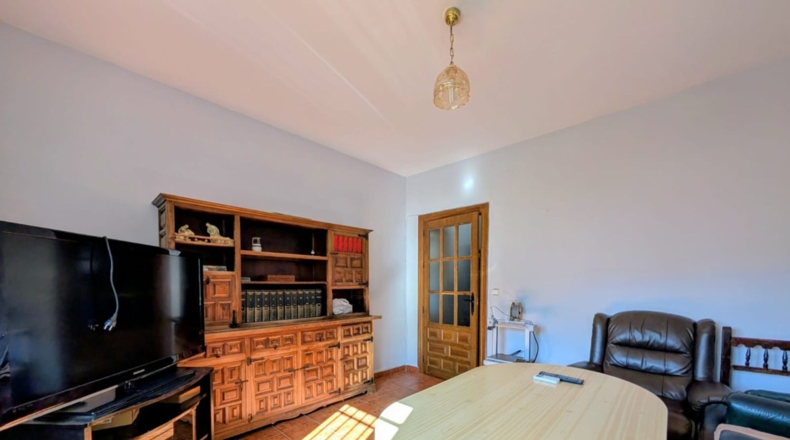 Granada - Loja - 2407m2