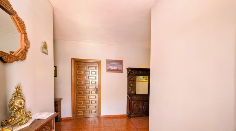 Granada - Loja - 2407m2