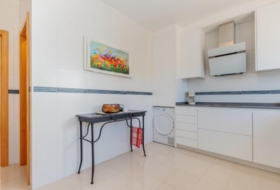 Busot 800&nbsp;м²