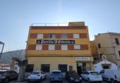 Участок с постройкой на продажу в городе Jérica. Фото