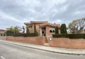 Chalet independiente con terreno en venta en Cambrils ref: TR393782 foto