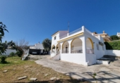 Chalet independiente con terreno en venta en la España, Torremolinos, ref: TR393376 foto