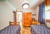 Отдельно стоящий дом с участком на продажу в городе Villa de Otura Фото