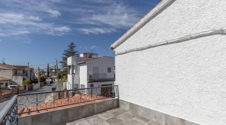 Granada - Peligros - 240m2