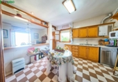 Отдельно стоящий дом с участком на продажу в городе Villa de Otura Фото