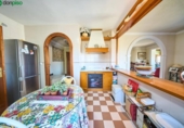 Отдельно стоящий дом с участком на продажу в городе Villa de Otura Фото