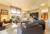 Chalet independiente con terreno en venta en la España, Reus, ref: TR400609 foto
