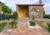 Chalet independiente con terreno en venta en la Calle Robledal, Zarzuela del Monte, ref: TR393973 foto