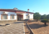 Chalet independiente con terreno en venta en la España, La Rinconada, ref: TR400792 foto