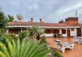 Chalet independiente con terreno en venta en Santa Brígida ref: TR394530 foto