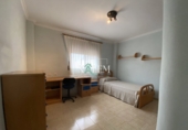 Дом с участком на продажу в городе Vila-real. Фото