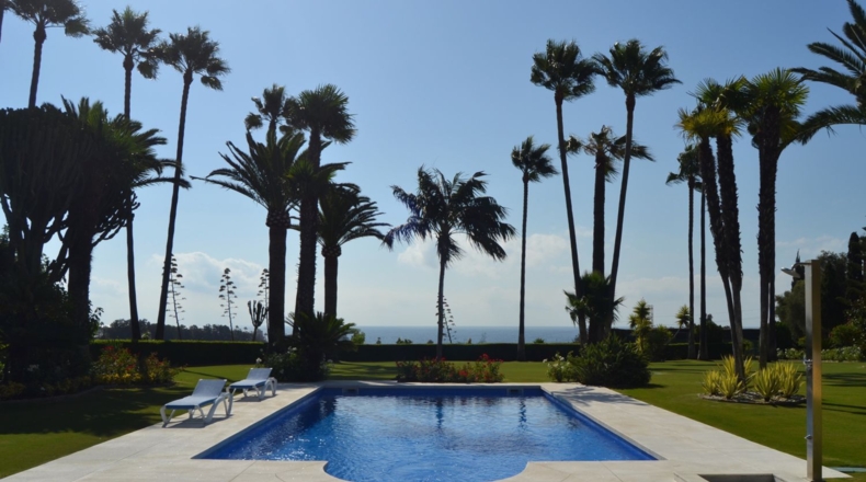 Málaga - Estepona - 19115m2