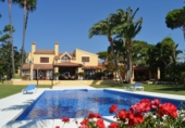 Xalet independent amb terreny en venda a Estepona ref.: TR394275 foto