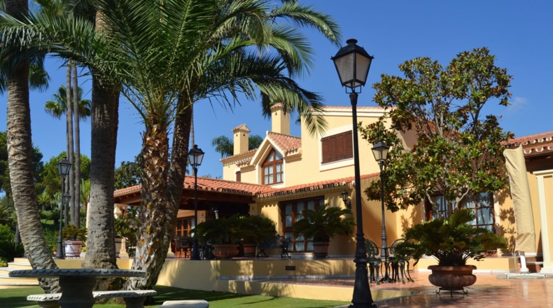 Málaga - Estepona - 19115m2