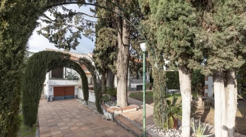 Granada - Guadix - 890m2