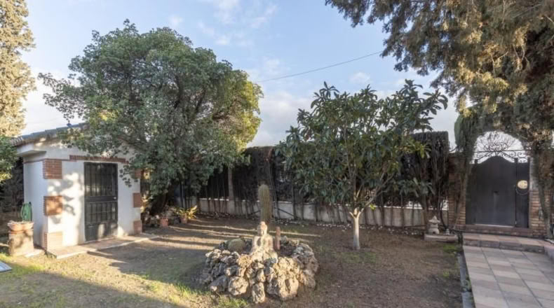 Granada - Guadix - 890m2