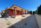 Xalet independent amb terreny en venda a la España, Albatera, ref.: TR399219 foto