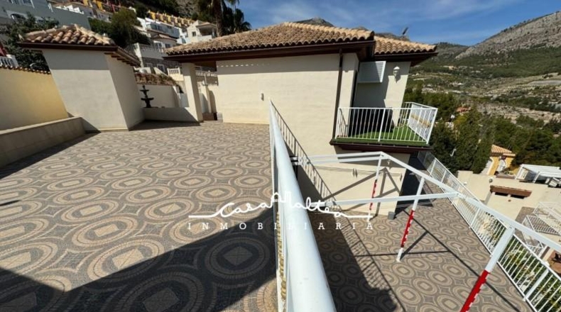 Аликанте - Callosa de Ensarriá - 513m2