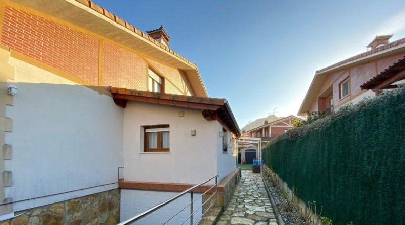 Cantabria - Castro-Urdiales - 428m2