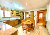 Chalet adosado con terreno en venta en la España, Elda, ref: TR394433 foto