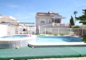 Chalet independiente con terreno en venta en la España, Torrevieja, ref: TR394370 foto
