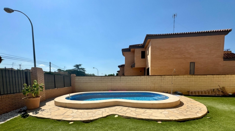 Valencia - La Eliana - 592m2