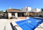 Xalet independent amb terreny en venda a la España, Formentera del Segura, ref.: TR394824 foto
