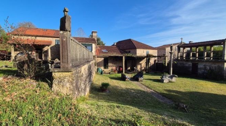 La Coruña - Santiago de Compostela - 3500m2