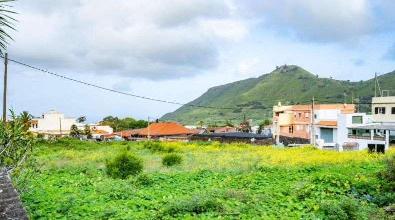 Santa Cruz de Tenerife - Tegueste - 2015m2